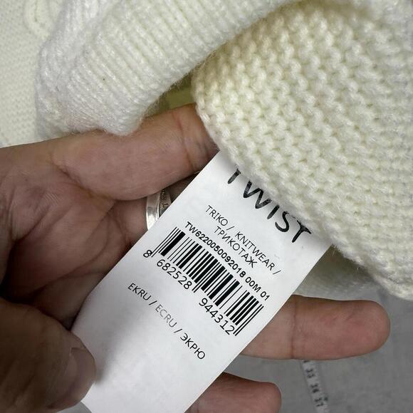 NWT Twist Ecru White Fringe Trim Cable Knit Sweater Sz S Unisex Sleeveless Y2K - Picture 4 of 10